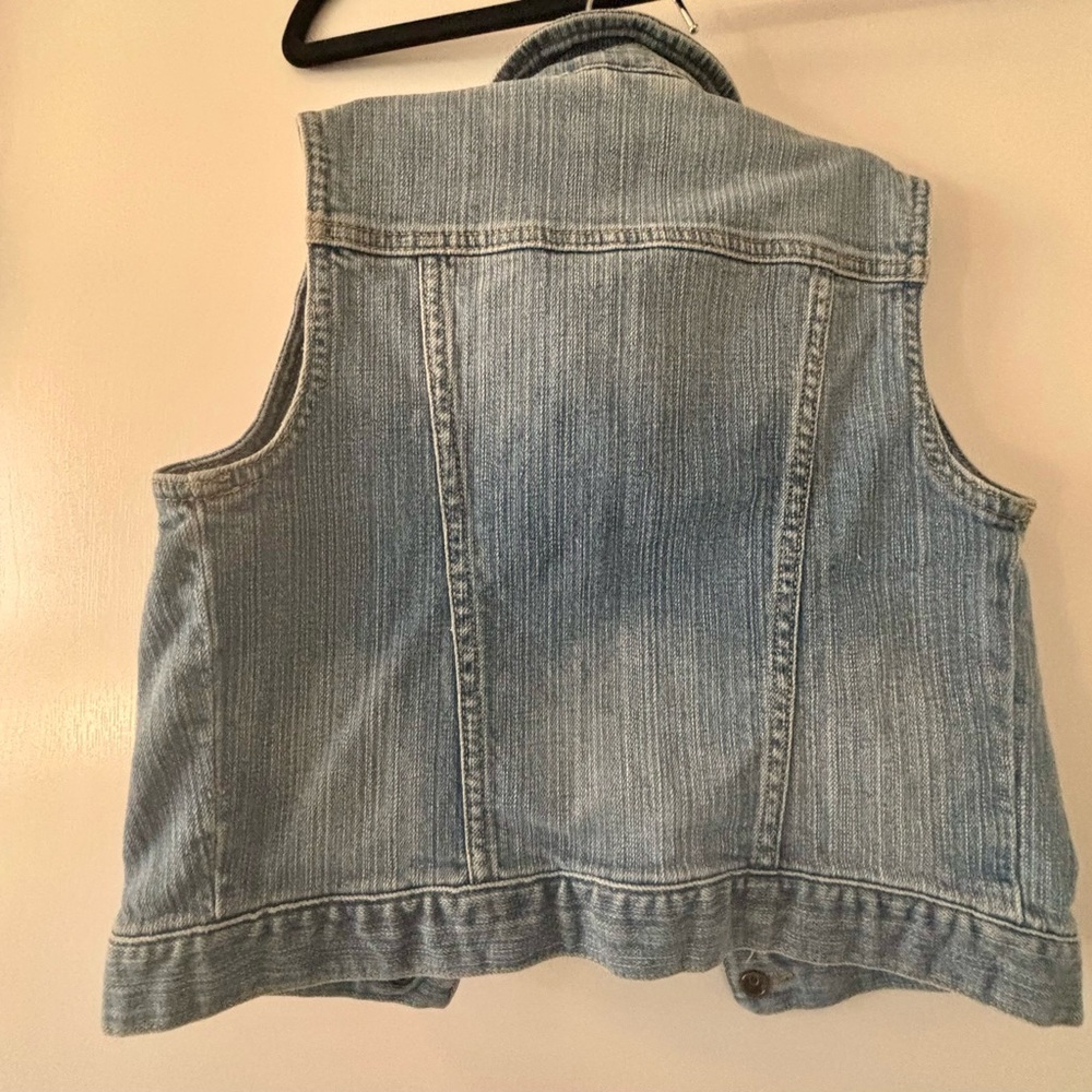 Lucky Brand - Picture 2 of 5